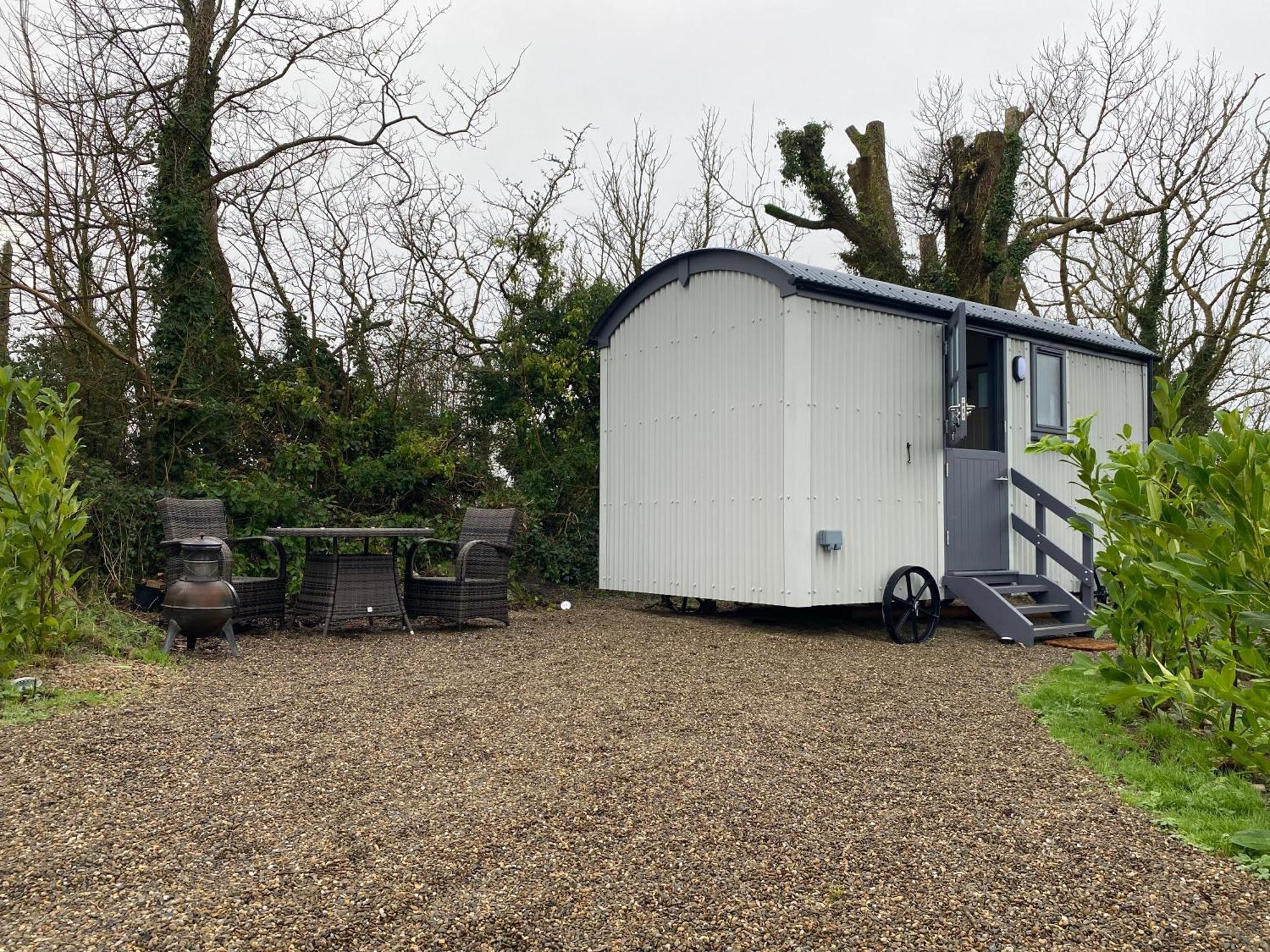 Burren Garden Glamping Hut Villa Boston ภายนอก รูปภาพ